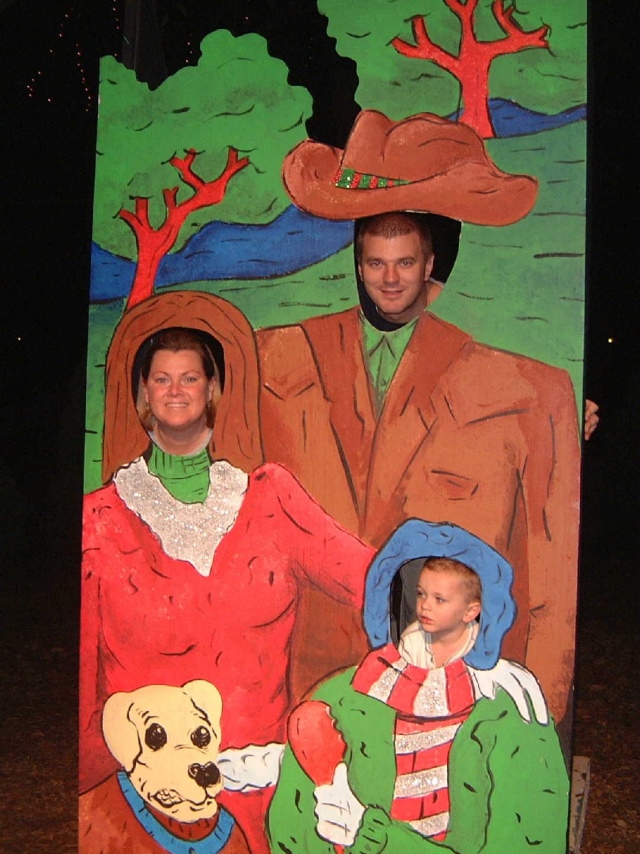Hildebrand Christmas ScreenSaver/640x480_2002-12-16-04 Trail of Lights.jpg